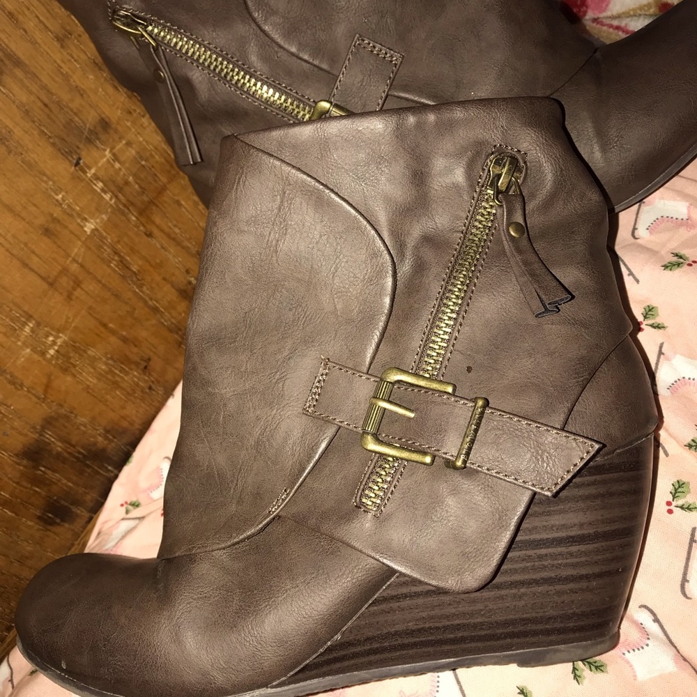 BLOWFISH 🐡 Brown Wedge Ankle Boots Autumn Fall Boots Brown Boots Favorite